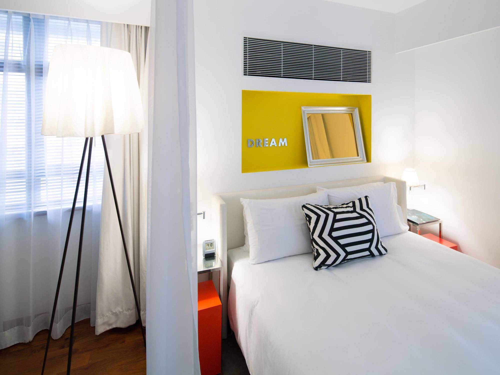 J Plus Hotel By Yoo Хонконг Екстериор снимка